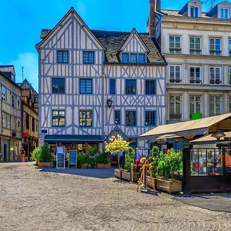 Fontenelle Magnifique F3 Haussmanien A Rouen