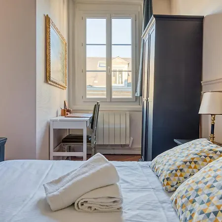 Fontenelle Magnifique F3 Haussmanien A Apartment